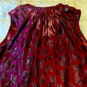 NWOT Simply Vera Burgundy Glitter Top